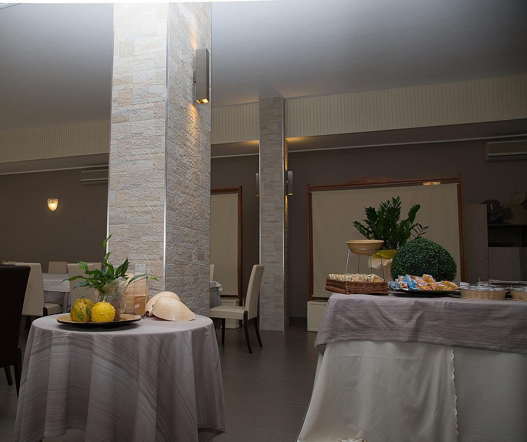 Hotel Umberto Rosolina Mare Exterior photo