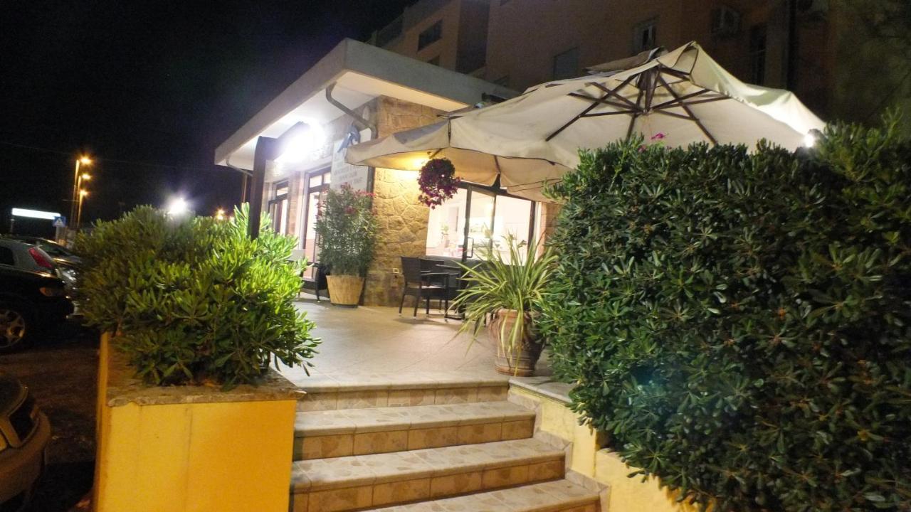 Hotel Umberto Rosolina Mare Exterior photo